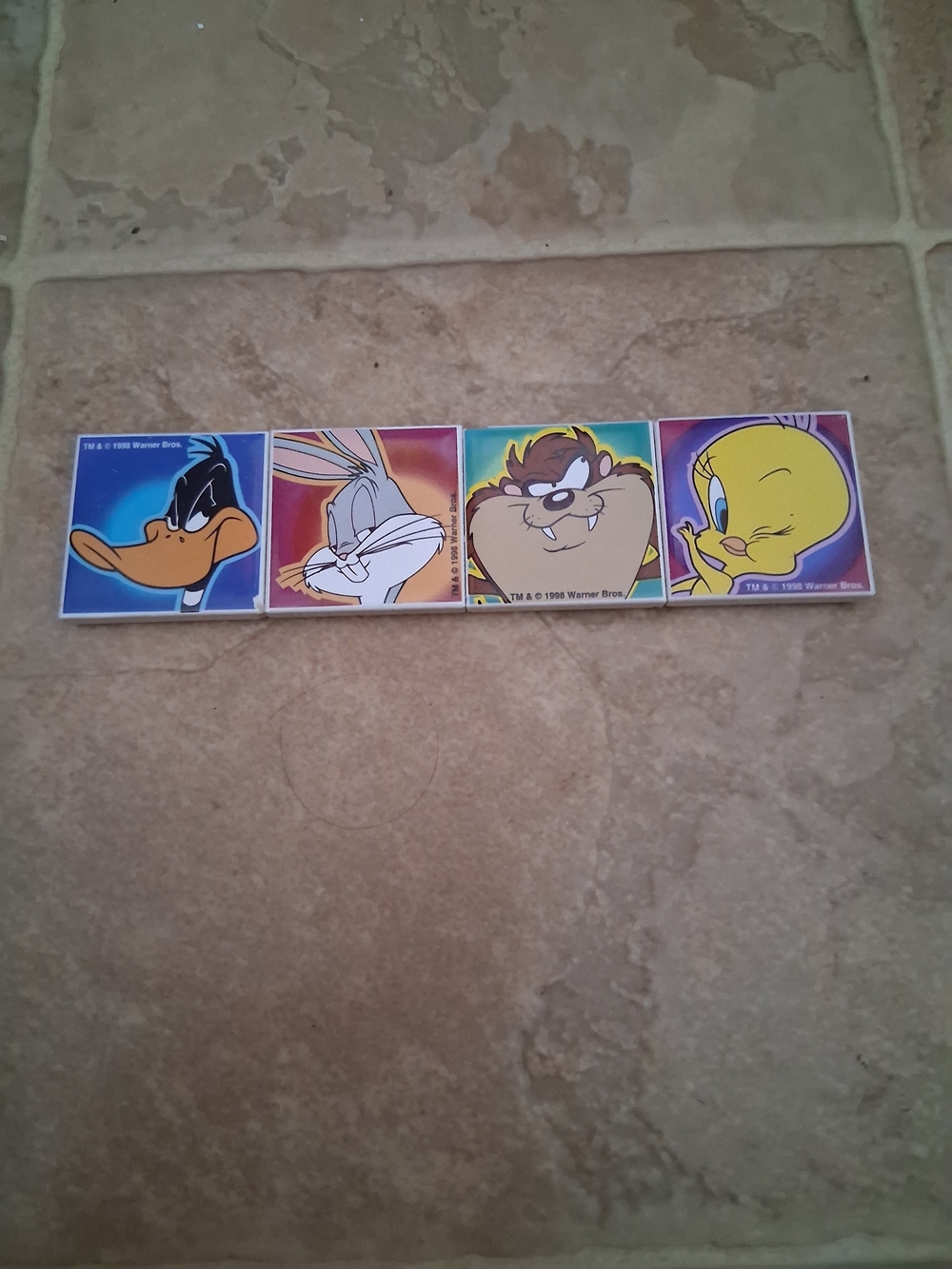 Warner Bros. Looney Tunes Magnets- Multicolor